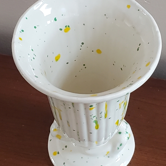 Vintage Off White Haeger Pottery Vase Dove Love Birds Fluted MCM Speckled 1975 - Picture 2 of 8